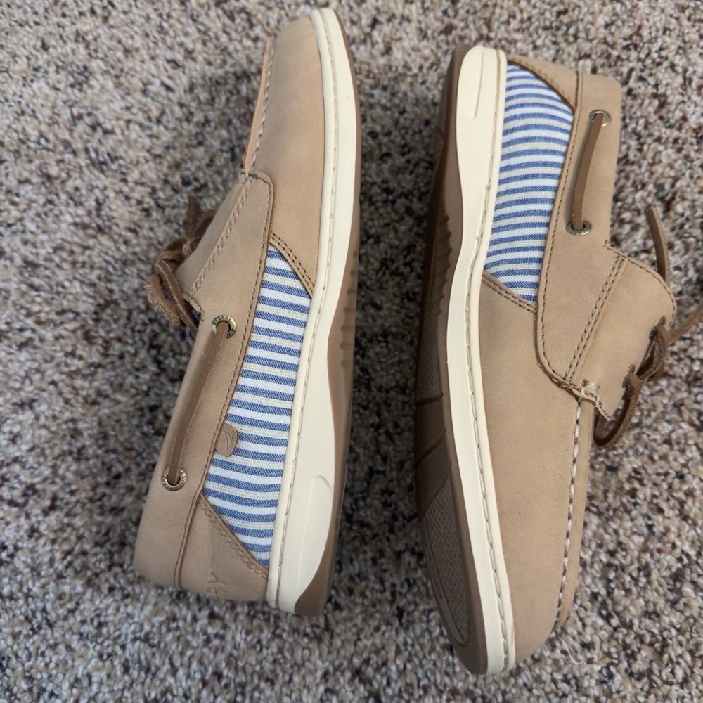 Brand new, hard to find Sperrys in Whalefish - size 7.5 - Picture 5 of 6